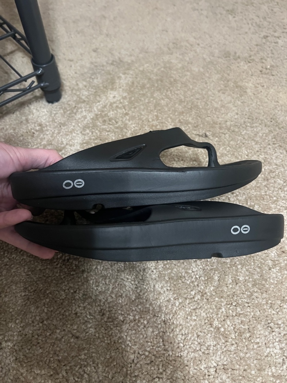 OOFOS Black Women's Recovery Foam Thong Sandals - Picture 3 of 7